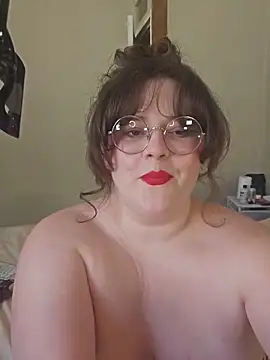 Snapshot of BBWLiLoo chatting on 23, 4, 2026 BBWLiLoo online show from 23, 4, 2026