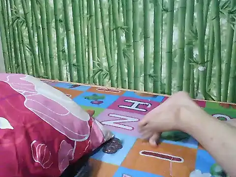 Snapshot of juicey_pussy chatting on 21, 10, 2025 juicey pussy online show from 21, 10, 2025