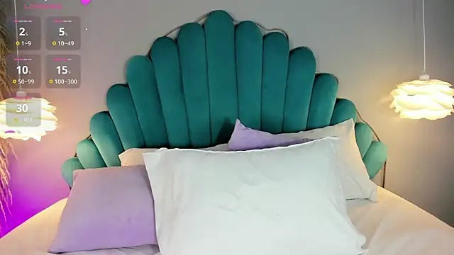 AlassiaHocthner online show from 12, 2, 2026