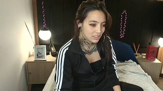 LiaMonroee  online show from 6, 4, 2026