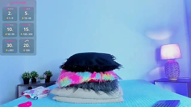 Snapshot of hailey_hadid chatting on 27, 10, 2025 hailey hadid online show from 27, 10, 2025