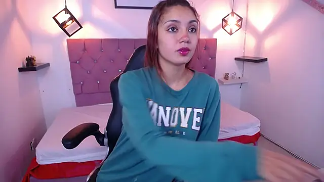 Snapshot of Ariana_Toro chatting on 19, 9, 2025 Ariana Toro online show from 19, 9, 2025