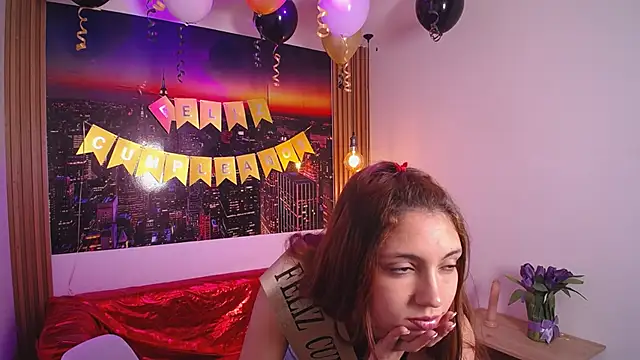 Snapshot of Ariana_Toro chatting on 14, 10, 2025 Ariana Toro online show from 14, 10, 2025