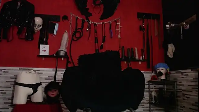 Miss Mirandaa online show from 5, 10, 2025