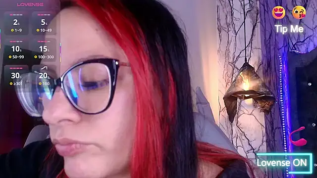 Zami Escobar of online show from 27, 3, 2026