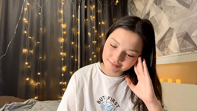 KiraVelvet online show from 26, 11, 2025