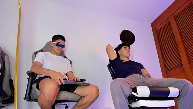 sotooliver3 online show from 17, 10, 2025