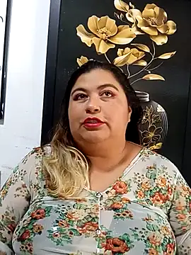 Snapshot of curvy_diva_ chatting on 5, 10, 2025 curvy diva online show from 5, 10, 2025