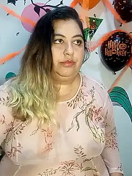 Snapshot of curvy_diva_ chatting on 28, 10, 2025 curvy diva online show from 28, 10, 2025