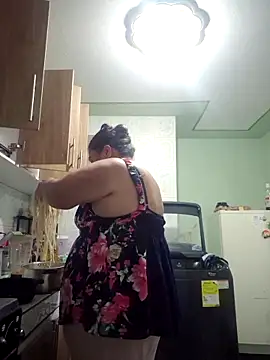 Snapshot of curvy_diva_ chatting on 21, 11, 2025 curvy diva online show from 21, 11, 2025