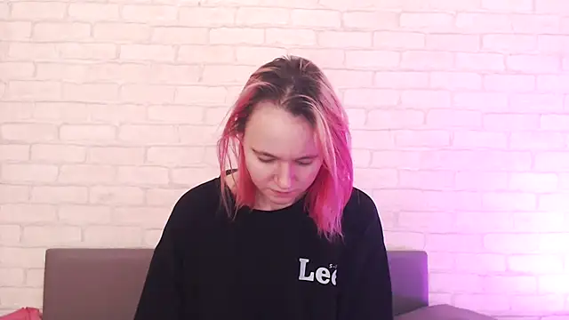 Ericha Stone online show from 18, 12, 2025