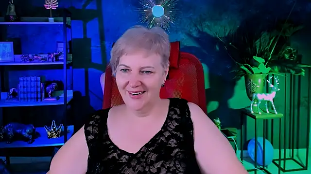 Snapshot of MaryMogan chatting on 25, 11, 2025 MaryMogan online show from 25, 11, 2025