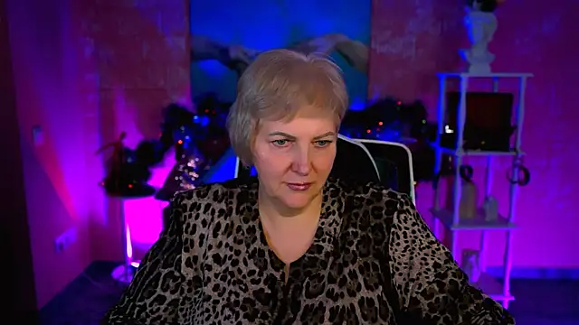 Snapshot of MaryMogan chatting on 18, 12, 2025 MaryMogan online show from 18, 12, 2025