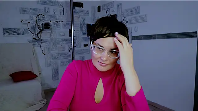 Snapshot of LauraDavidsons chatting on 8, 10, 2025 LauraDavidsons online show from 8, 10, 2025