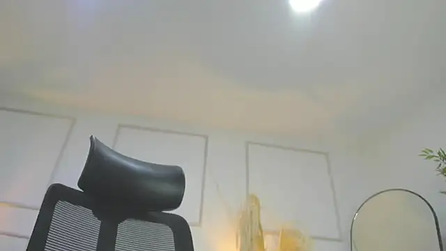 Emilywillis8 online show from 28, 10, 2025