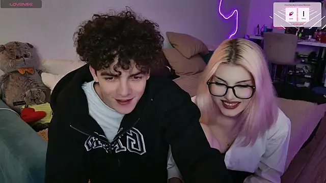 Alice18James online show from 26, 9, 2025