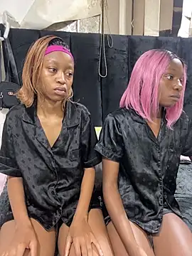 SexyPetitex25 online show from 24, 3, 2026