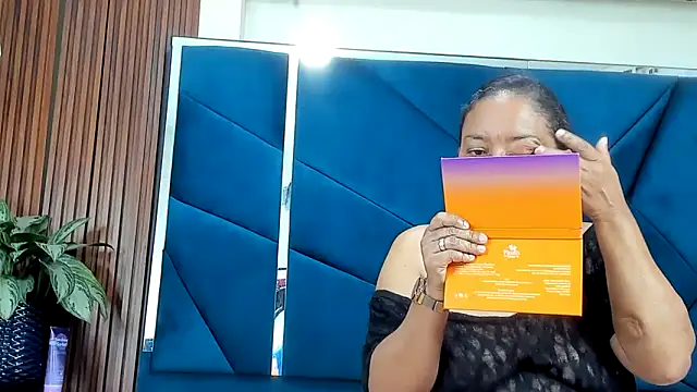 VictoriaSanz online show from 14, 10, 2025