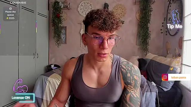 Snapshot of estebandi_do chatting on 4, 2, 2026 estebandi do online show from 4, 2, 2026