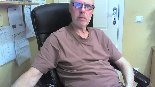Snapshot of Klipparn chatting on 10, 3, 2026 Klipparn online show from 10, 3, 2026