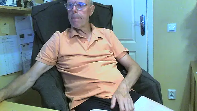 Snapshot of Klipparn chatting on 7, 6, 2026 Klipparn online show from 7, 6, 2026