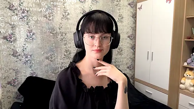 FakeLamb online show from 10, 9, 2025