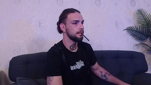 Snapshot of DanyelCarter chatting on 10, 9, 2025 DanyelCarter online show from 10, 9, 2025