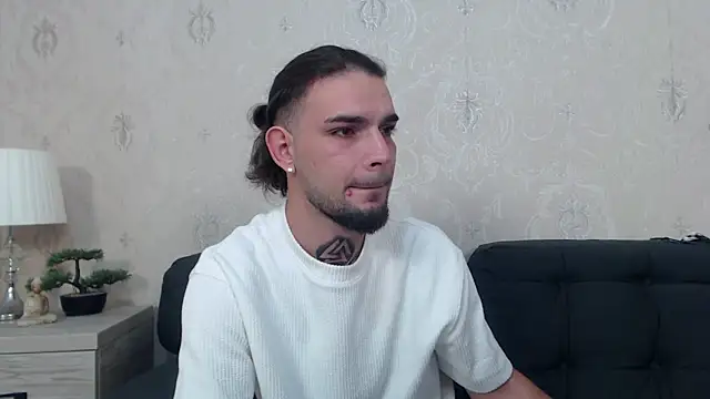 Snapshot of DanyelCarter chatting on 12, 10, 2025 DanyelCarter online show from 12, 10, 2025