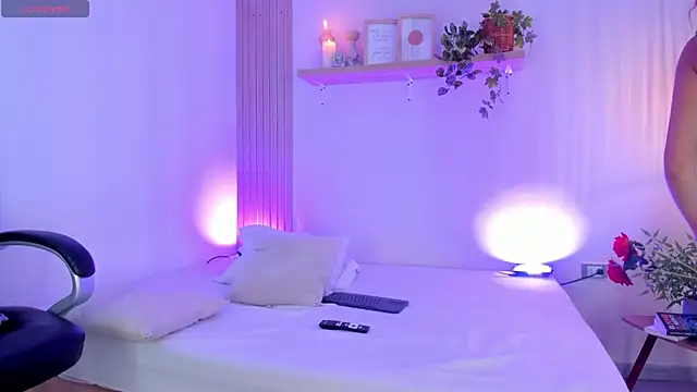 Cristalfoxy  online show from 19, 12, 2025