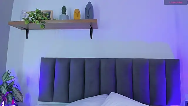 Cristalfoxy  online show from 18, 5, 2026