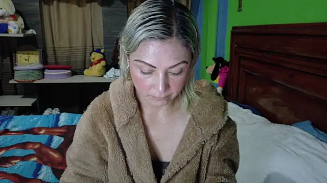 Snapshot of _Charlize_theron_ chatting on 6, 2, 2026 Charlize theron online show from 6, 2, 2026