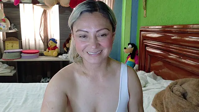 Snapshot of _Charlize_theron_ chatting on 8, 3, 2026 Charlize theron online show from 8, 3, 2026