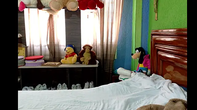 Snapshot of _Charlize_theron_ chatting on 2, 4, 2026 Charlize theron online show from 2, 4, 2026