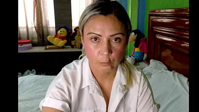 Snapshot of _Charlize_theron_ chatting on 6, 4, 2026 Charlize theron online show from 6, 4, 2026