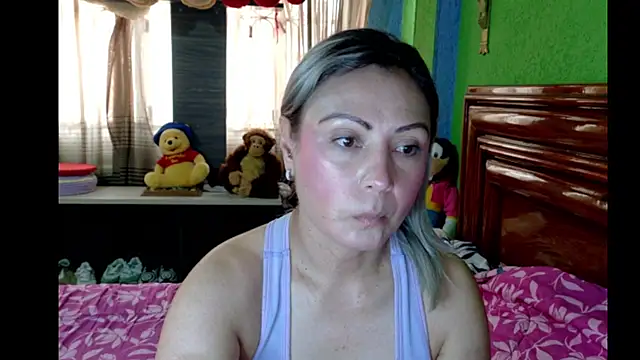 Snapshot of _Charlize_theron_ chatting on 15, 4, 2026 Charlize theron online show from 15, 4, 2026