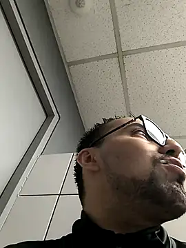 Snapshot of Jharicio-89 chatting on 8, 9, 2025 Jharicio-89 online show from 8, 9, 2025