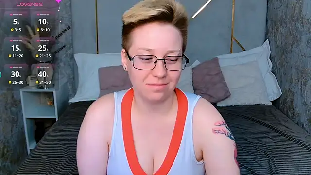 AlexandraGreen online show from 10, 10, 2025