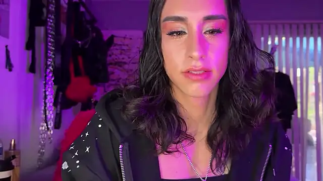 xoFrankie online show from 9, 10, 2025