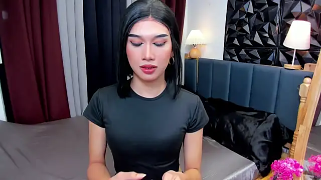 AshCollins online show from 8, 11, 2025