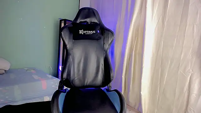 dilan hott  online show from 8, 11, 2025