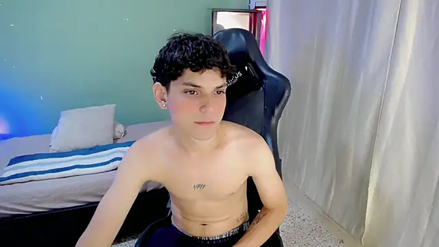 dilan hott  online show from 10, 11, 2025