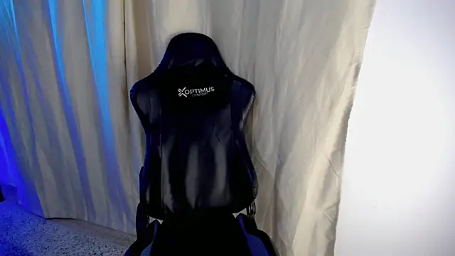 dilan hott  online show from 26, 11, 2025