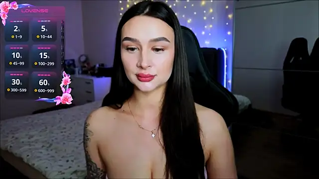 Snapshot of Veronica_Larsson chatting on 9, 7, 2026 Veronica Larsson online show from 9, 7, 2026