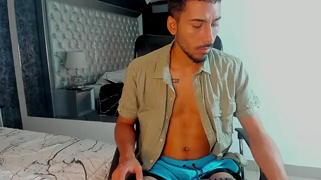 JhosuaCollins  online show from 10, 9, 2025