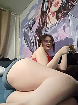 Snapshot of SophiaHarris chatting on 13, 10, 2025 SophiaHarris online show from 13, 10, 2025