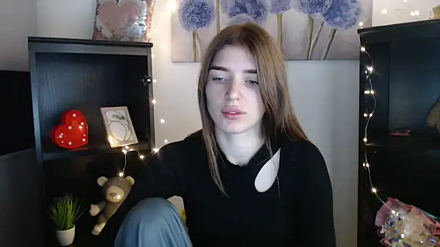 Snapshot of JuiceLips__ chatting on 24, 10, 2025 JuiceLips online show from 24, 10, 2025