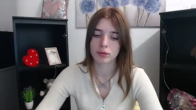 Snapshot of JuiceLips__ chatting on 27, 10, 2025 JuiceLips online show from 27, 10, 2025