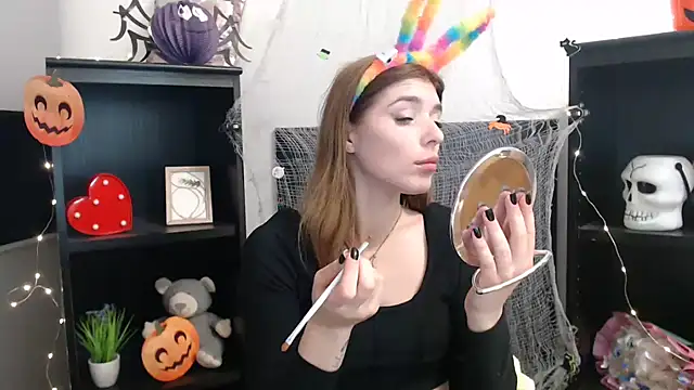 Snapshot of JuiceLips__ chatting on 31, 10, 2025 JuiceLips online show from 31, 10, 2025