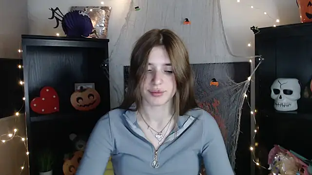 Snapshot of JuiceLips__ chatting on 3, 11, 2025 JuiceLips online show from 3, 11, 2025