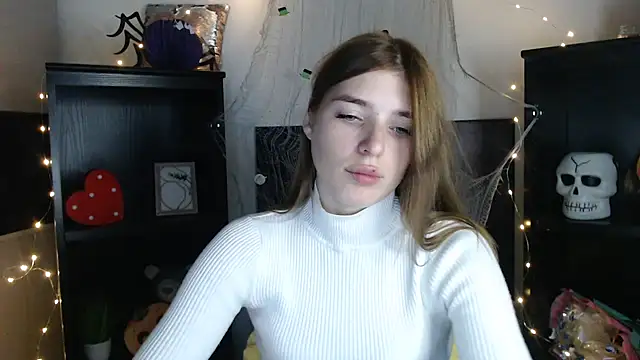 Snapshot of JuiceLips__ chatting on 6, 11, 2025 JuiceLips online show from 6, 11, 2025